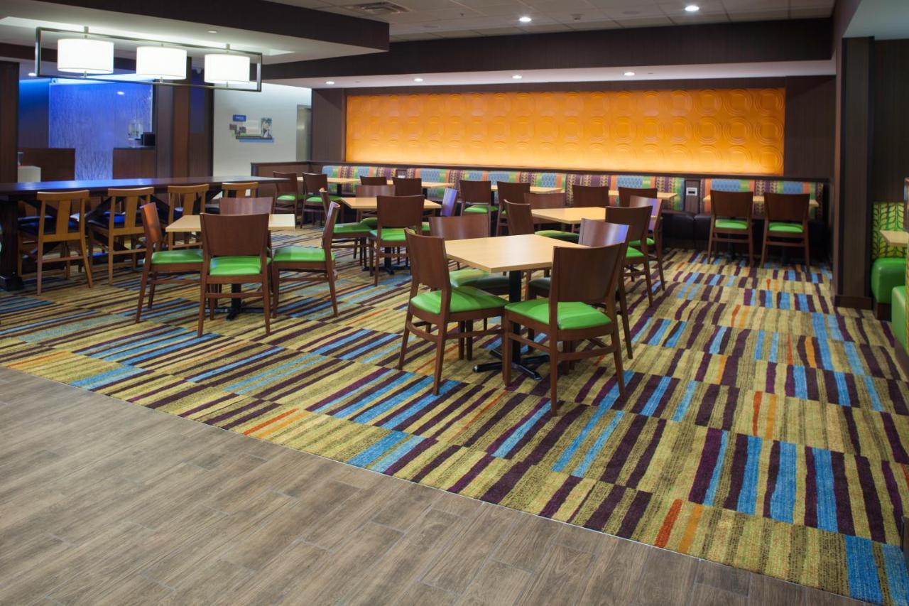 Fairfield Inn & Suites By Marriott Detroit Canton Exterior photo